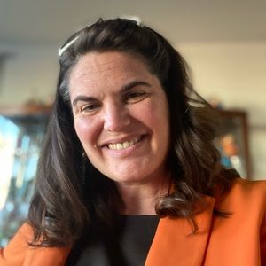 Meet your Posher, Elizabeth